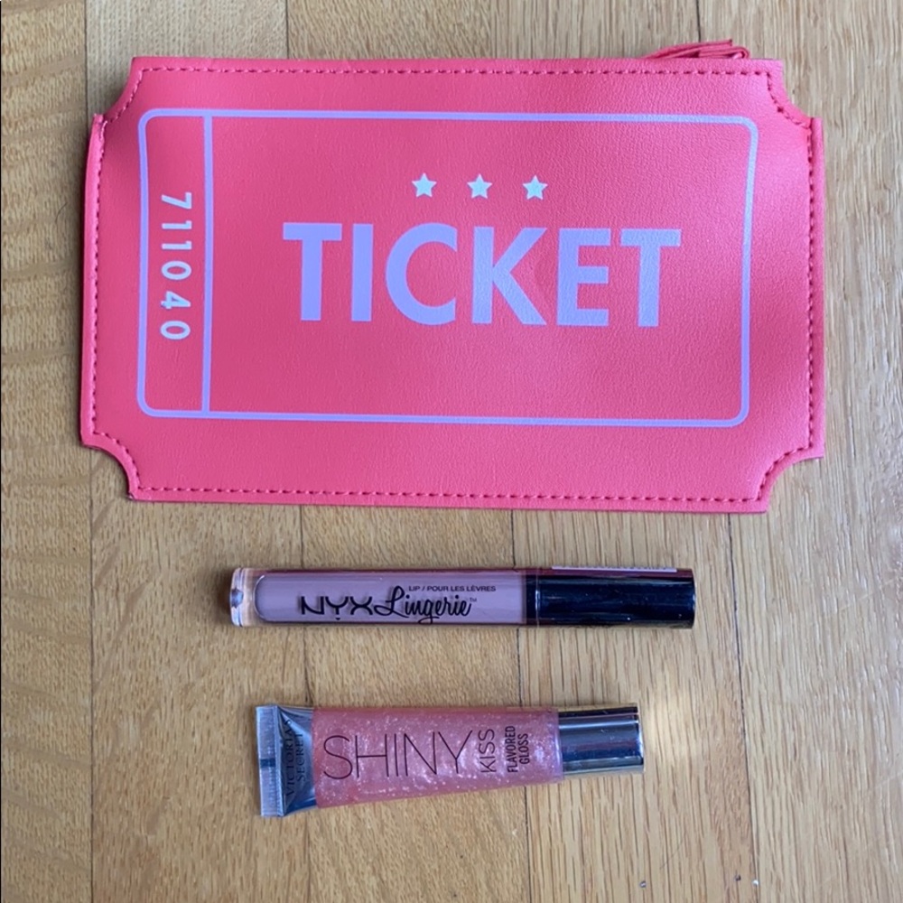 Lip Kit with makeup bag